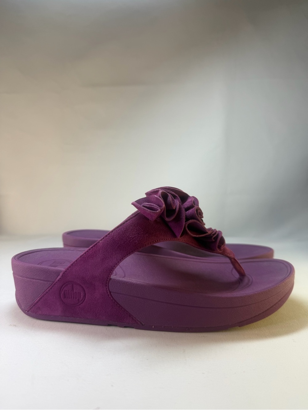 FitFlop Frou Cosmic Purple Ruffle Flower Wedge Sandals Women’s Size 8